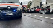Stire din Eveniment : Trei persoane au murit într-o coliziune între un autoturism și un autocamion