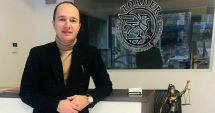Stire din Eveniment : Fiul lui Tudorel Toader, acuzat de hărțuire sexuală de două studente