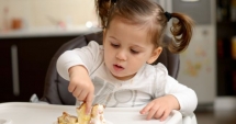 Stire din Sănătate : PĂRINȚI, LUAȚI MĂSURI! "Copiii ar trebui să consume 3 lingurițe de zahăr pe zi, însă ei consumă 37"