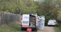 Stire din Eveniment : CRIMĂ SUSPECTĂ SAU SINUCIDERE? Polițist găsit împușcat în cap, în toaletă