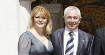 Stire din Eveniment : Sanda Ladoși și soțul ei, săltați de procurori DIICOT într-un dosar privind o fraudă de aproape un milion de euro