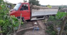 Stire din Eveniment : UPDATE - Bărbatul mort, după ce a căzut mașina peste el, împlinea azi 55 de ani