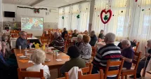 Stire din Social : Seniorii constănțeni, reuniți într-o activitate despre viața la vârsta a treia