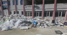 Stire din Social : Deșeuri pe șantierul unei cunoscute școli din Constanța. Ce spune șeful Gărzii de Mediu Constanța