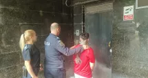 Stire din Eveniment : Tânăra care și-a înjunghiat colegul de apartament a fost arestată preventiv
