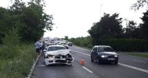 Stire din Eveniment : Accident rutier pe DN39, după ce un șofer a tăiat linia dublă