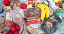 Stire din Social : Daruri de sărbători pentru cei aflați în dificultate. Beneficiarii cantinei sociale primesc ajutoare
