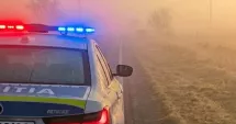 Stire din Eveniment : Trafic intens îngreunat de ceață densă, la Constanța. Polițiștii îi avertizează pe pelerini