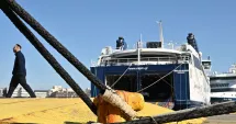 Stire din Actualitate : Transportul maritim din Grecia, blocat de 1 Mai din cauza unei greve