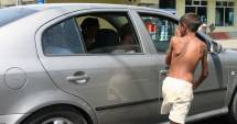 Stire din Economie : SEX ORAL pe stradă, în Constanța. Victima - un băiat de 13 ani