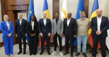 Stire din Economie : Diplomați nigerieni, vizită în portul Constanța. Accent pe relațiile comerciale