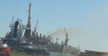Stire din Eveniment : Incendiu în Șantierul Naval Midia. Un vapor a luat foc, patru muncitori descoperiţi morţi la faţa locului