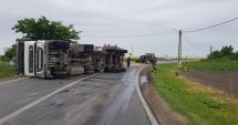 Stire din Eveniment : ACCIDENT GRAV: TIR RĂSTURNAT, ȘOFERUL A MURIT!