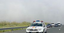 Stire din Eveniment : Accident rutier pe Autostrada Soarelui. Sunt implicate un autoturism şi un camion!