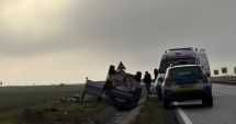Stire din Eveniment : Accident rutier la ieşirea din Teriverde! Un autoturism s-a răsturnat