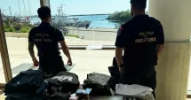 Stire din Eveniment : Marfă suspectă contrafăcută în valoare de peste 100.000 de lei descoperită la Mangalia într-un autocar