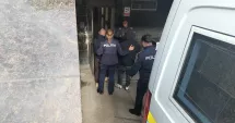 Stire din Eveniment : Polițistul acuzat de viol și pornografie infantilă vrea să fie în libertate