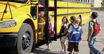 An școlar 2023-2024: condițiile în care elevii vor beneficia de gratuitate sau bani pentru transport. Ce prevede noua lege
