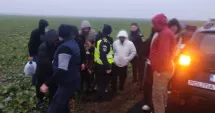 Stire din Eveniment : Mai multe persoane, descoperite după ce au intrat ilegal în ţară, între localităţile Negru Vodă şi Cerchezu
