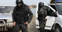 Stire din Eveniment : Acuzat de proxenetism, ridicat de polițiști de la propria NUNTĂ