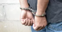 Stire din Eveniment : Scene de cruzime. Un câine a fost bătut cu furca de un localnic de 64 de ani