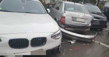 Stire din Eveniment : Şoferul unui autovehicul a pierdut controlul direcţiei şi a spulberat alte patru maşini