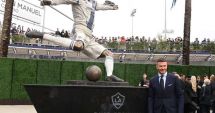 Beckham are statuie în fața stadionului lui Los Angeles Galaxy