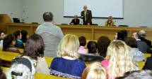 Stire din Cultură-Educație : Absolvenții șaguniști s-au întâlnit de Ziua Internațională a Fericirii