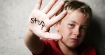 Stire din Eveniment : Educatoarea acuzată că a lovit un copil și l-a închis în debara a demisionat. Polițiștii au deschis dosar penal