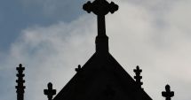 Stire din Actualitate : Abuzuri „în numele lui Dumnezeu”. Grup misionar creștin acuzat de ritualuri pentru „vindecarea păcatului sexual”