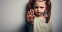 Stire din Social : Cazurile de abuz asupra copiilor se pot raporta la numărul 119