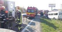 Stire din Eveniment : Plan roșu de intervenție, după un grav accident în care a fost implicat un microbuz. Doi oameni au murit, 11 sunt răniți