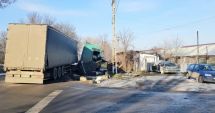 Stire din Eveniment : Accident groaznic: Trei persoane au murit în urma coliziunii între un TIR şi un autoturism