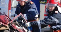 Stire din Eveniment : Accident rutier grav în localitatea Nicolae Bălcescu. Două persoane sunt încarcerate