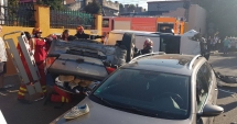 Stire din Eveniment : Grav accident rutier în Constanța. Două mașini s-au răsturnat