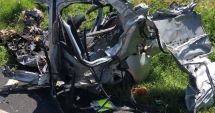 Stire din Eveniment : IMAGINI ȘOCANTE! TRAGEDIE la Constanța. Mașină spulberată de un tir. O persoană a murit