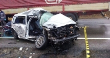 Stire din Eveniment : TRAGEDIE DE PAȘTE. 11 PERSOANE ȘI-AU PIERDUT VIAȚA ÎN ACCIDENTE RUTIERE
