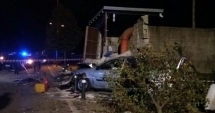 Stire din Eveniment : Doi adolescenți români, morți într-un accident rutier din Italia. Alti trei tineri sunt grav răniți