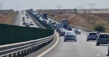 Stire din Eveniment : Acccident cu 6 maşini pe A2, sensul spre Constanţa. Trei persoane primesc îngrijiri medicale