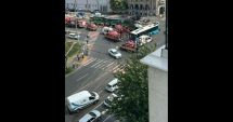 Stire din Eveniment : Accident grav în București. Implicate un tramvai şi un autobuz STB, 11 persoane au fost rănite