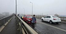 Stire din Eveniment : Accident în lanț din cauza poleiului. 16 mașini implicate