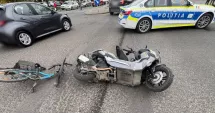 Stire din Eveniment : Un bărbat de 73 de ani băut și fără permis s-a răsturnat cu un scuter electric