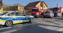 Stire din Eveniment : Accident rutier grav la Valu lui Traian. O femeie însărcinată a ajuns la spital