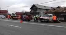 Stire din Eveniment : GRAV ACCIDENT RUTIER! Trei persoane rănite, patru mașini implicate