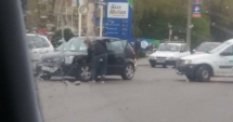 Stire din Eveniment : GALERIE FOTO / ACCIDENT RUTIER PE STR. CARAIMAN