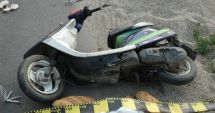 Stire din Eveniment : A intrat cu motoscuterul în gard! "Șoferul", beat și fără permis. Vehiculul, neînmatriculat!