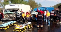 Stire din Eveniment : GRAV ACCIDENT DE MICROBUZ, SOLDAT CU NOUĂ VICTIME