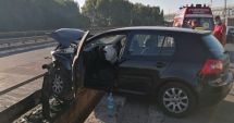 Stire din Eveniment : Mașină suspendată pe parapet, pe Autostrada Soarelui