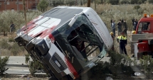Stire din Actualitate : Cel puțin 14 morți după ce  un autocar cu elevi a căzut într-un canal, în sudul Turciei
