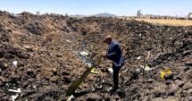 Stire din Actualitate : Familiile victimelor accidentului aviatic din Etiopia primesc câte un sac de pământ din partea autorităților